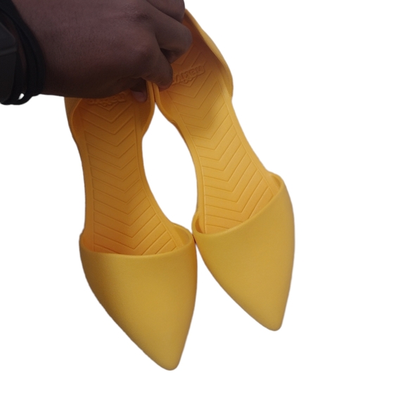 Native Audrey Groovy Yellow Flat - Picture 3 of 9